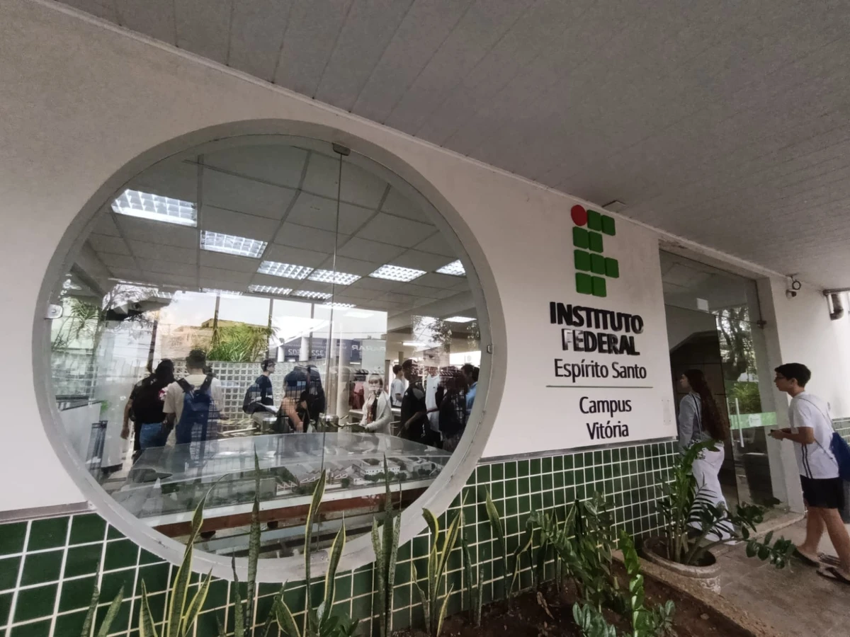 Portões foram abertos às 13h deste domingo (19). Provas são realizadas em 35 pontos do Espírito Santo