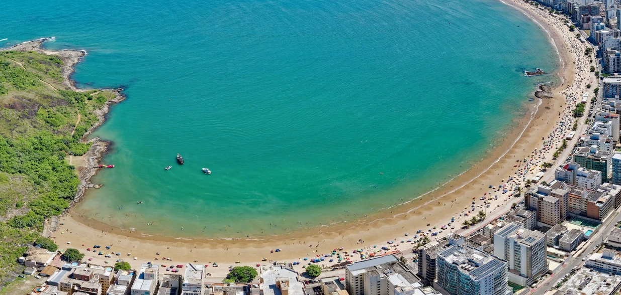 No momento, ainda não é necessário pedir autorização para entrar na cidade, contudo, foram estabelecidas normas para organizar a entrada dos veículos