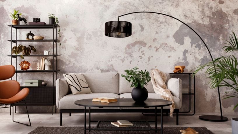 A mistura de texturas e acabamentos cria um espaço acolhedor e cheio de estilo (Imagem: Followtheflow | Shutterstock)