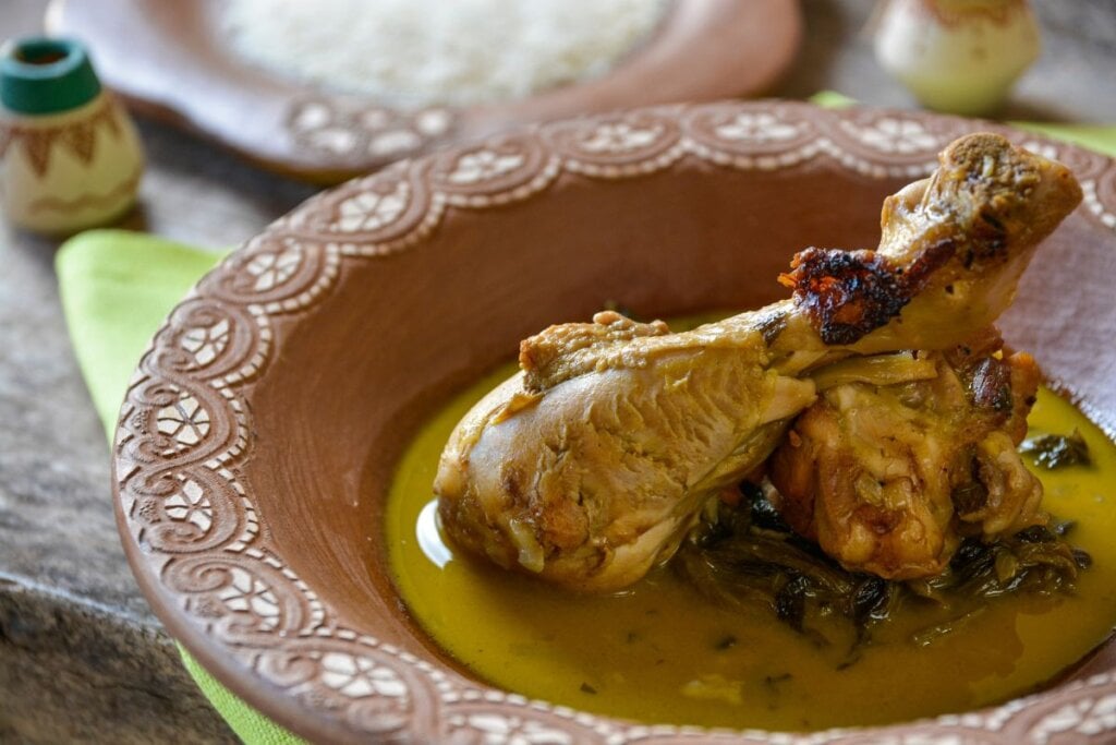 Pato no tucupi (Imagem: Sidney Goncalves | Shutterstock)