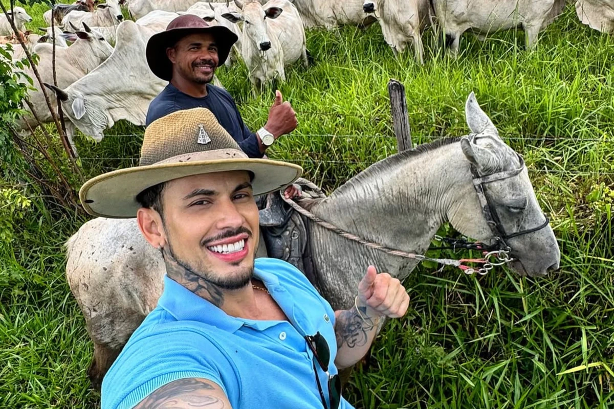 O cantor Álvaro Nobre foi criado em uma fazenda em Mimoso do Sul