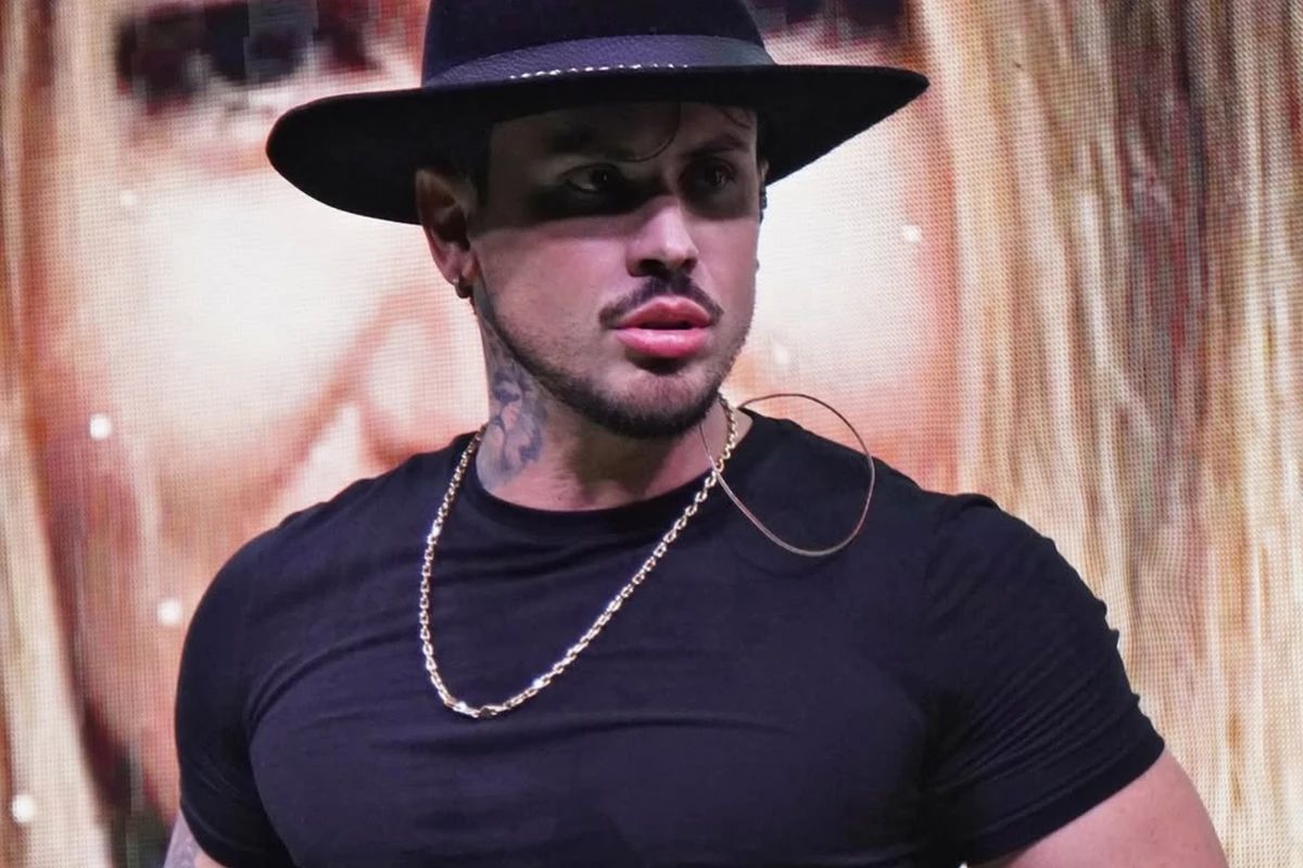 O cantor Álvaro Nobre revisitou a trajetória no quadro 