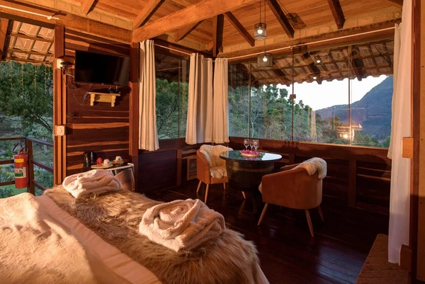 Os bangalôs da Casa do Lago, em Pedra Menina, são aconchegantes e luxuosos