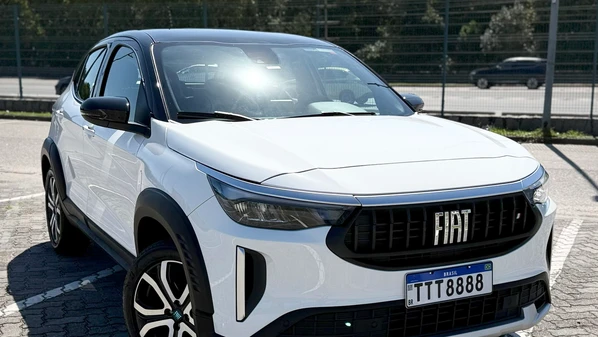 Equipado com um sistema híbrido leve de 12 volts (MHEV), foi o primeiro modelo da Stellantis, junto com o Fastback, a vir com essa configuração, produzido no Brasil