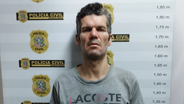 Clésio Alves de Oliveira, de 39 anos, estava foragido do sistema prisional e é suspeito de invadir um apartamento e manter um casal refém, além de roubar o carro de uma mulher no bairro