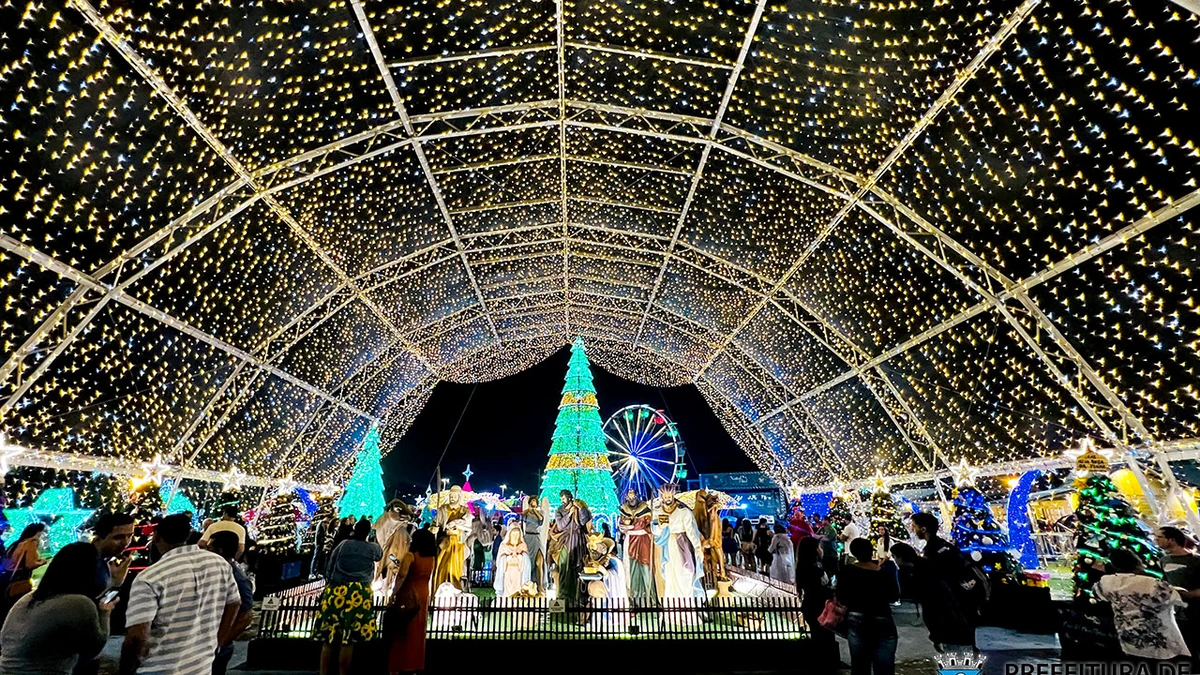 Cariacica ganha Vila de Natal com parque de diversões e árvores flutuantes