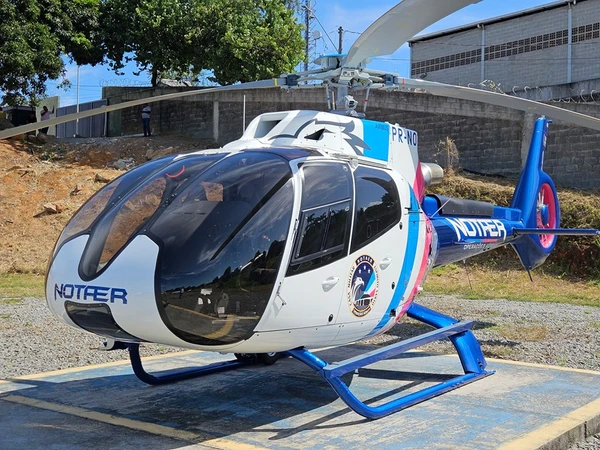 Helicóptero do Notaer no hangar