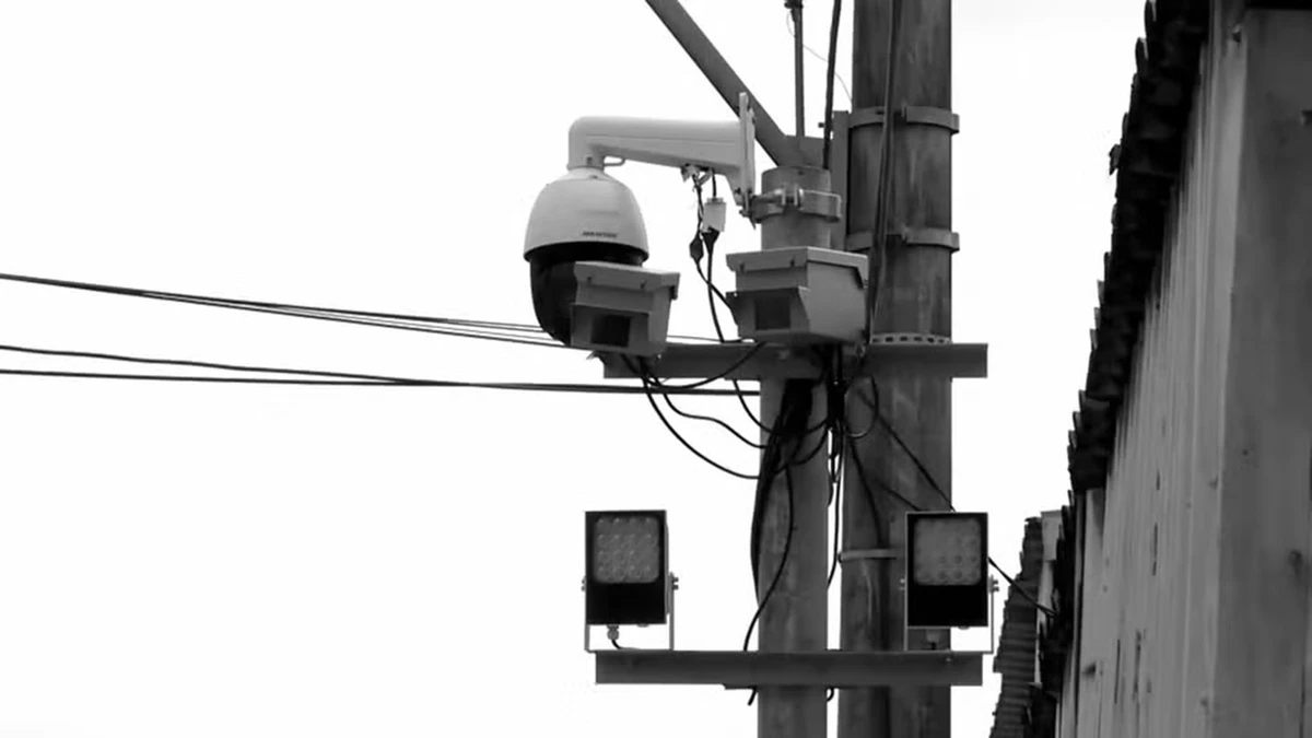 Radar instalado para fiscalizar trânsito em semáforo de Vila Velha