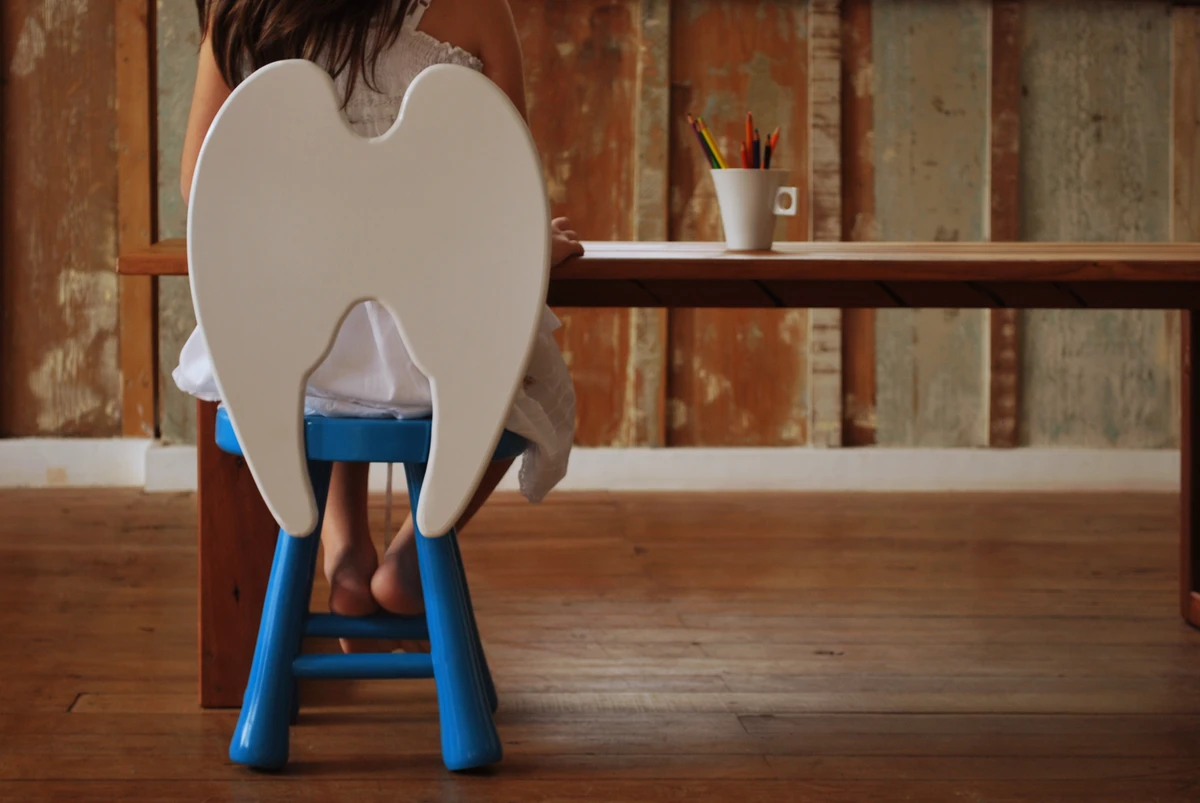 "A banqueta Anjinho, nosso primeiro produto convidado a ser exposto na Milan Design Week, nos revelou que o mundo é feito de pessoas e que design pode ser uma forma de materializar poesia", afirma Maurício Noronha. Crédito: Divulgação