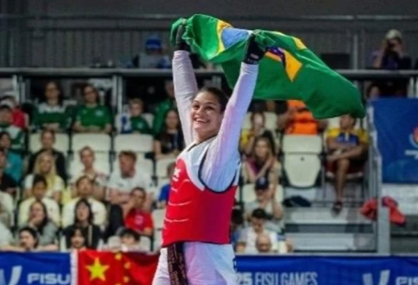 Maria Clara Pacheco foi campeã mundial de taekwondo