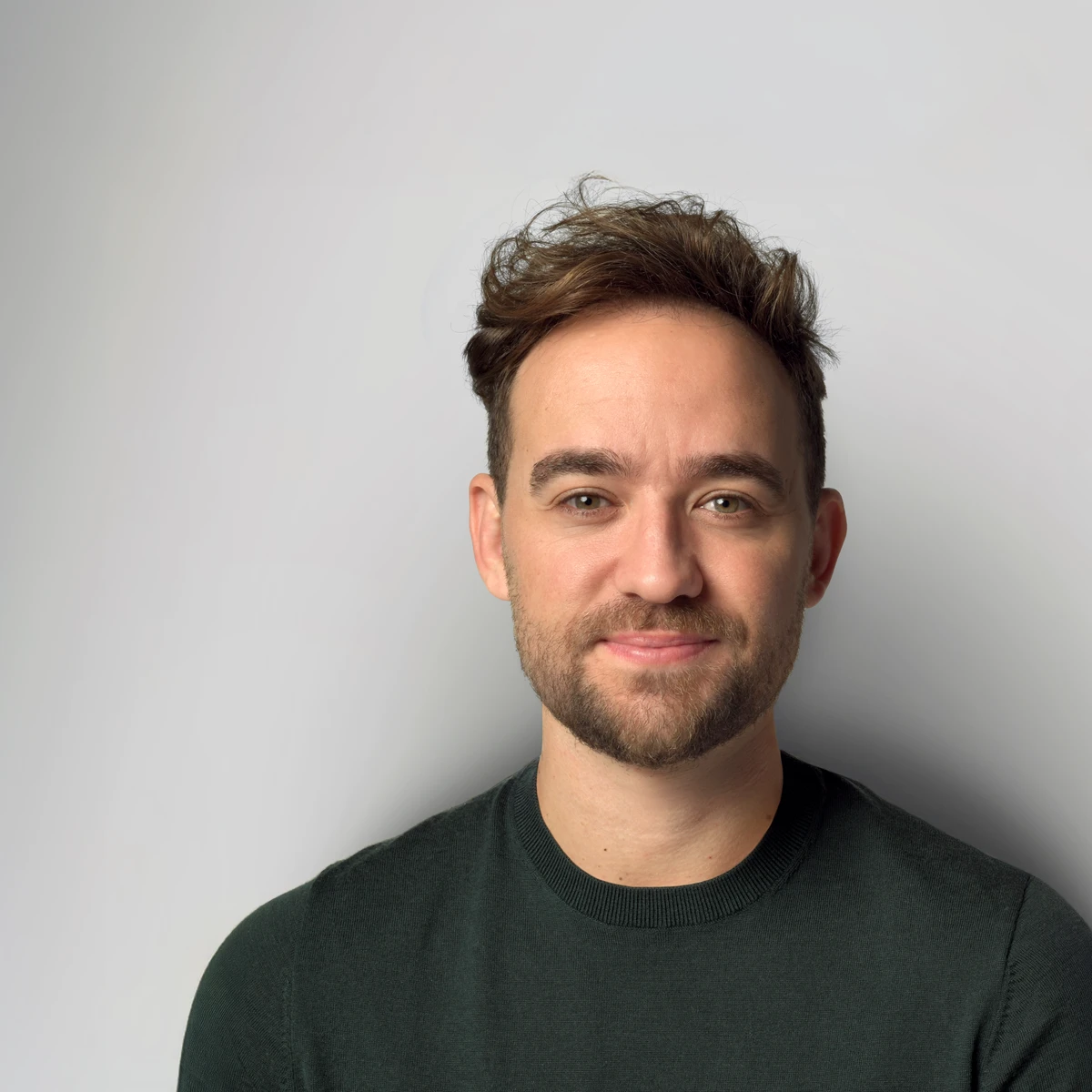 Maurício Noronha é sócio e cofundador da Furf Design Studio, com sedes em Curitiba e Milão