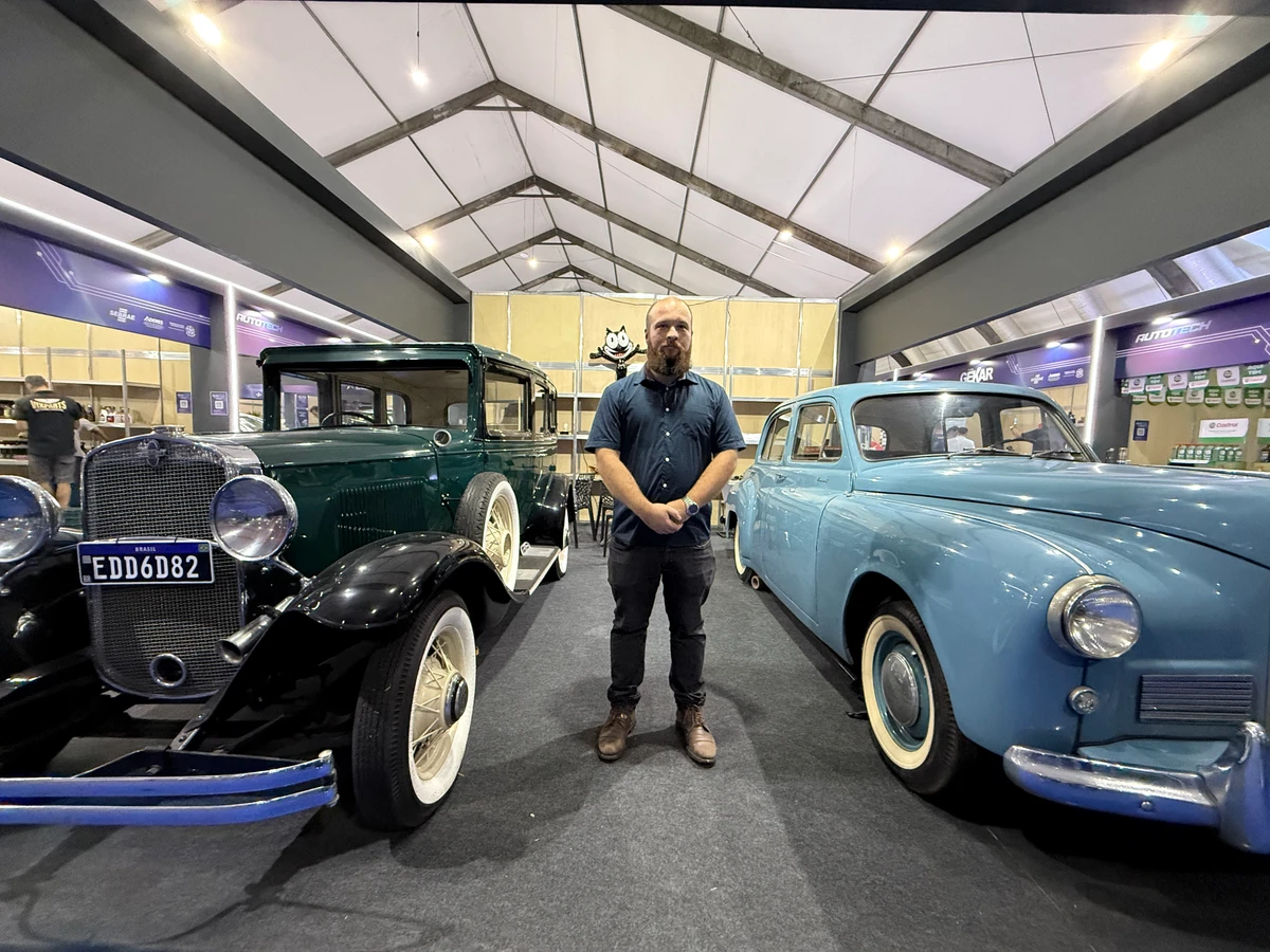 Hadriel Benício, que está expondo modelos clássicos na Autotech 2025, vai abrir museu com mais de 30 veículos 