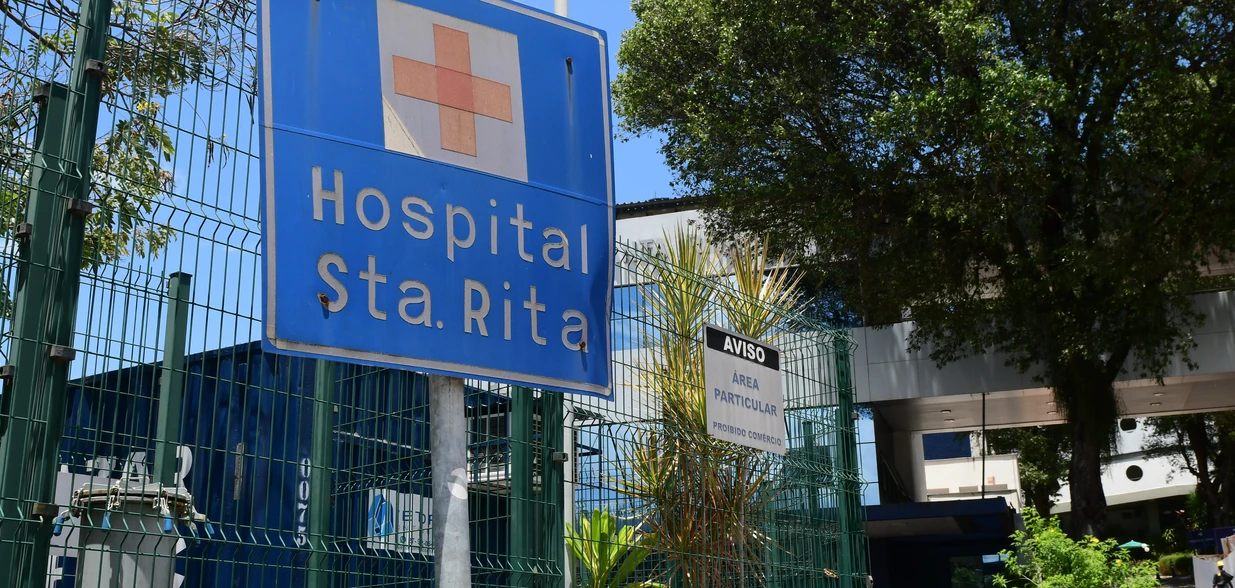 Na atualização desta terça-feira (10), a Sesa informou um aumento nos números desde os primeiros relatos de afastamentos e internações