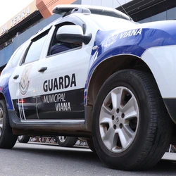 O homem de 31 anos foi autuado pelas ameaças contra os funcionários da empresa onde trabalhava e também por desacatar os agentes da Guarda Municipal