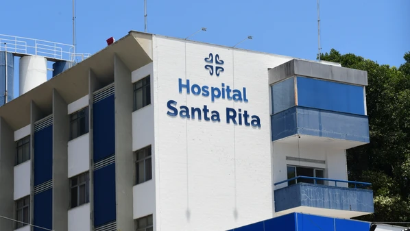 Este tipo de fungo é encontrado em fezes de aves e morcegos, mas a investigação sobre o surto ainda não está concluída