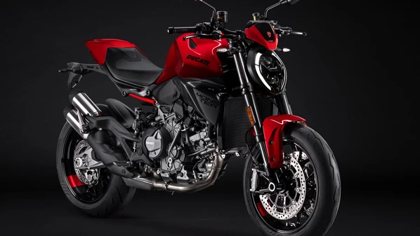 A naked mais tradicional da marca italiana chega completamente renovada, com novo motor, quadro revisado e pacote eletrônico de última geração. Na Europa, as vendas começam em fevereiro, com chegada ao Brasil prevista para meados do próximo ano