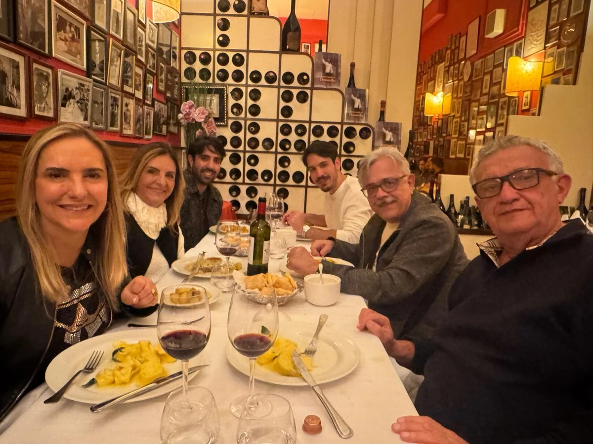 Comemoração aniversário Ariosto - Restaurante Donatello em Bolonha Itália