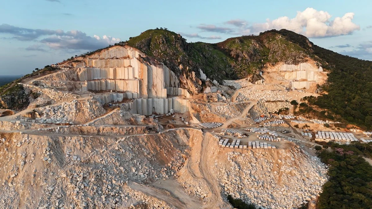 Pedreira de Taj Mahal da Vermont Mineração, no Ceará