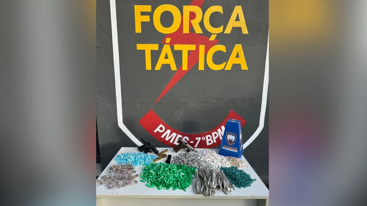 Polícia Militar apreendeu drogas e armas durante operação no Campo do Apolo, em Cariacica