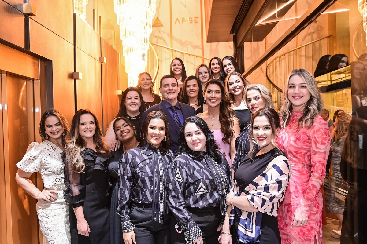 Roberta e Dr. Luís Eduardo Barbosa e toda equipe da Clínica Apse