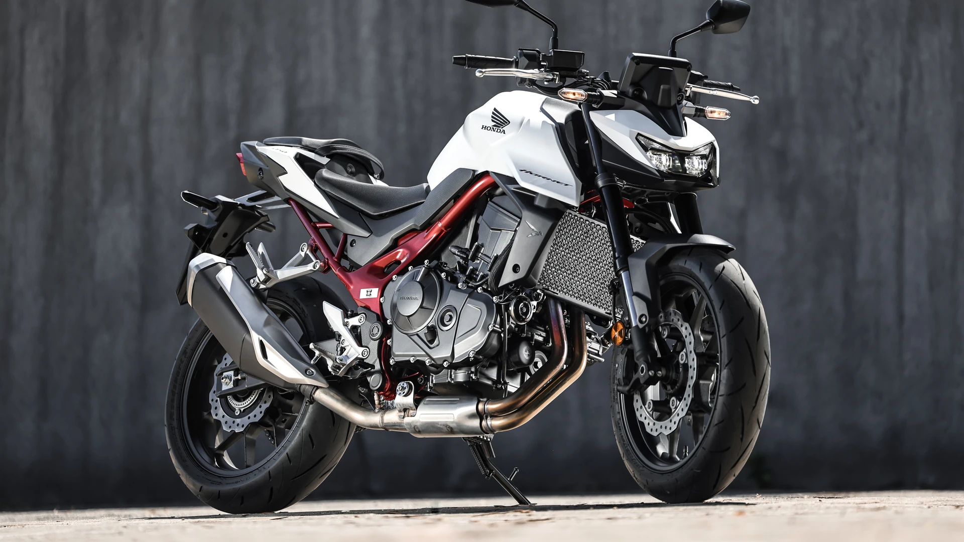 Honda renova família das Hornets e traz CB750 com 2 cilindros | A