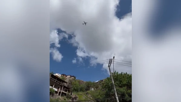 A estrutura nova passa por manutenção programada, mas a operação não impacta embarques e desembarques — já que o aeroporto possui duas pistas