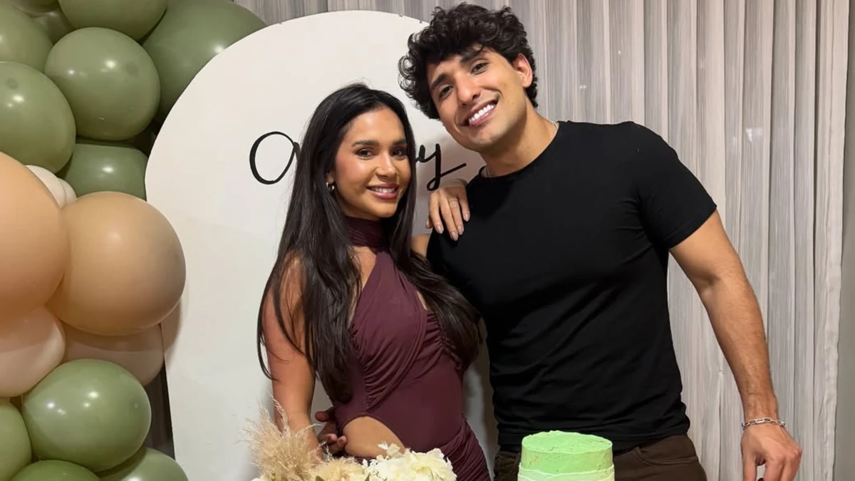 Gizelly Bicalho e o namorado Caue Fantin