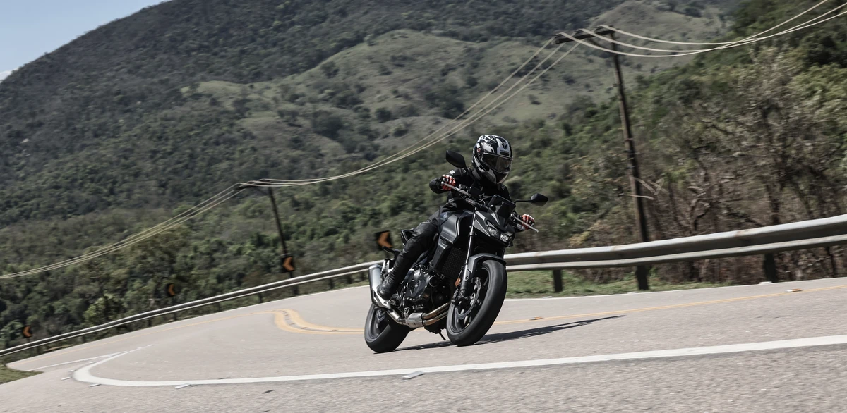 nova CB750 Hornet, moto substituta da família Hornet