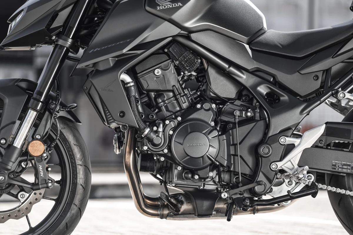 nova CB750 Hornet, moto substituta da família Hornet