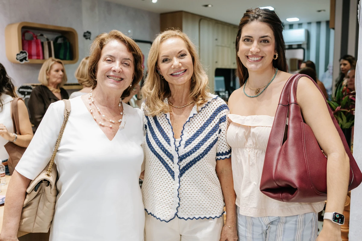 Denise Azevedo, Lina Hemerly e Ana Luiza Azevedo