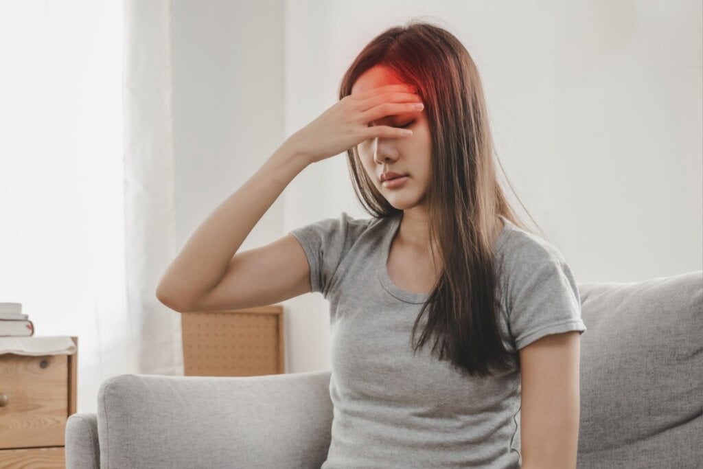 A enxaqueca tem uma relação profunda com a insônia (Imagem: giggsy25 | Shutterstock) 