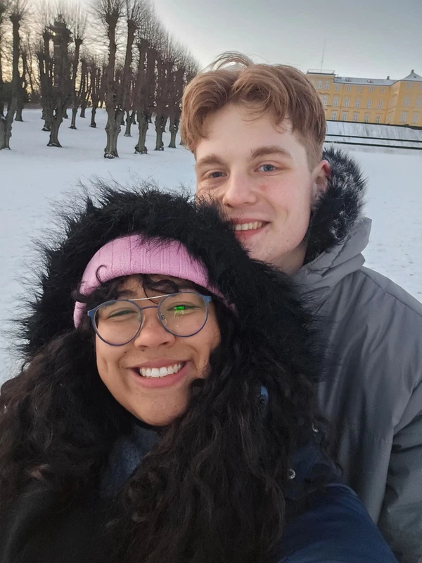 Na Europa, Malu conheceu o dinamarquês Matias da Silva Frekhaug. Antes cética sobre a ideia de “príncipe encantado”, ela diz ter mudado de opinião ao se apaixonar.