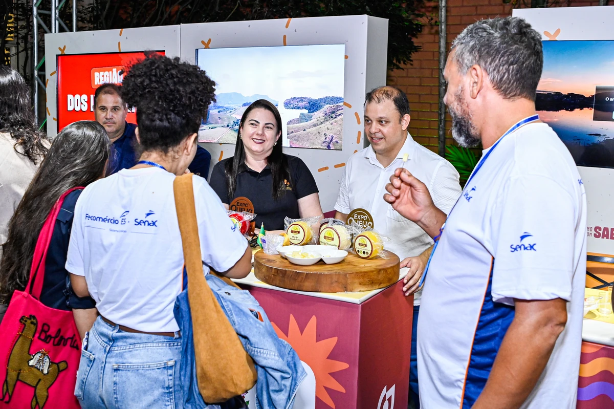 Participantes puderam degustar comidas típicas durante o evento 