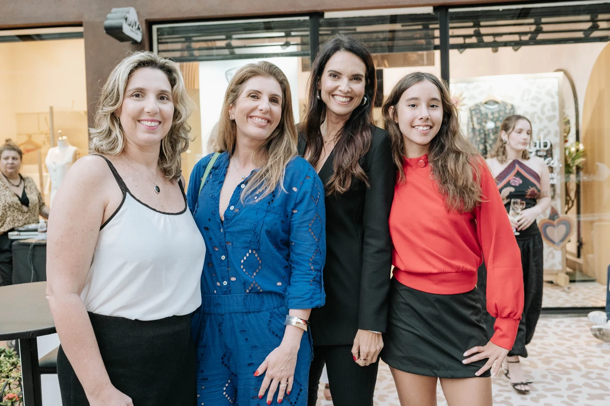 Roberta Girelli, Tati Puppim, Denise Póvoa e Nina