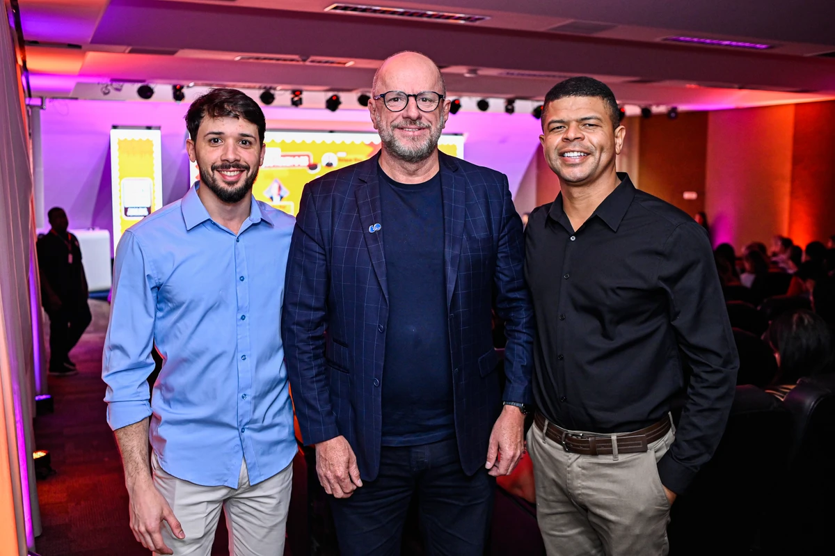 Tharsis Ferreira, Luciano Forrechi e Giliard Ferreira