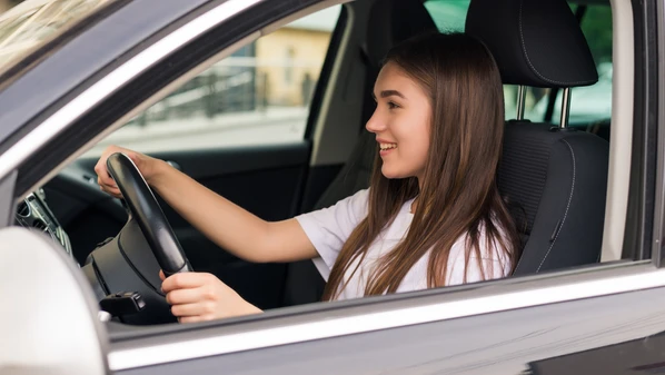 Projeto quer facilitar o acesso ao documento, reduzindo custos e etapas para os jovens que querem tirar carteira de habilitação