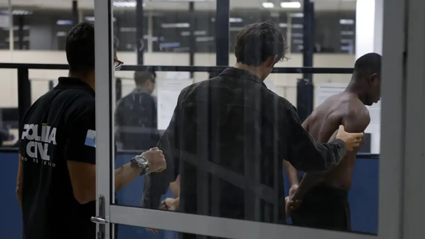 A legislação separou essas categorias por um motivo simples: o que desarticula uma “empresa do crime” não é o mesmo que se aplica ao extremismo político. Misturar as chaves cria confusão conceitual, insegurança jurídica e incentiva atalhos de exceção