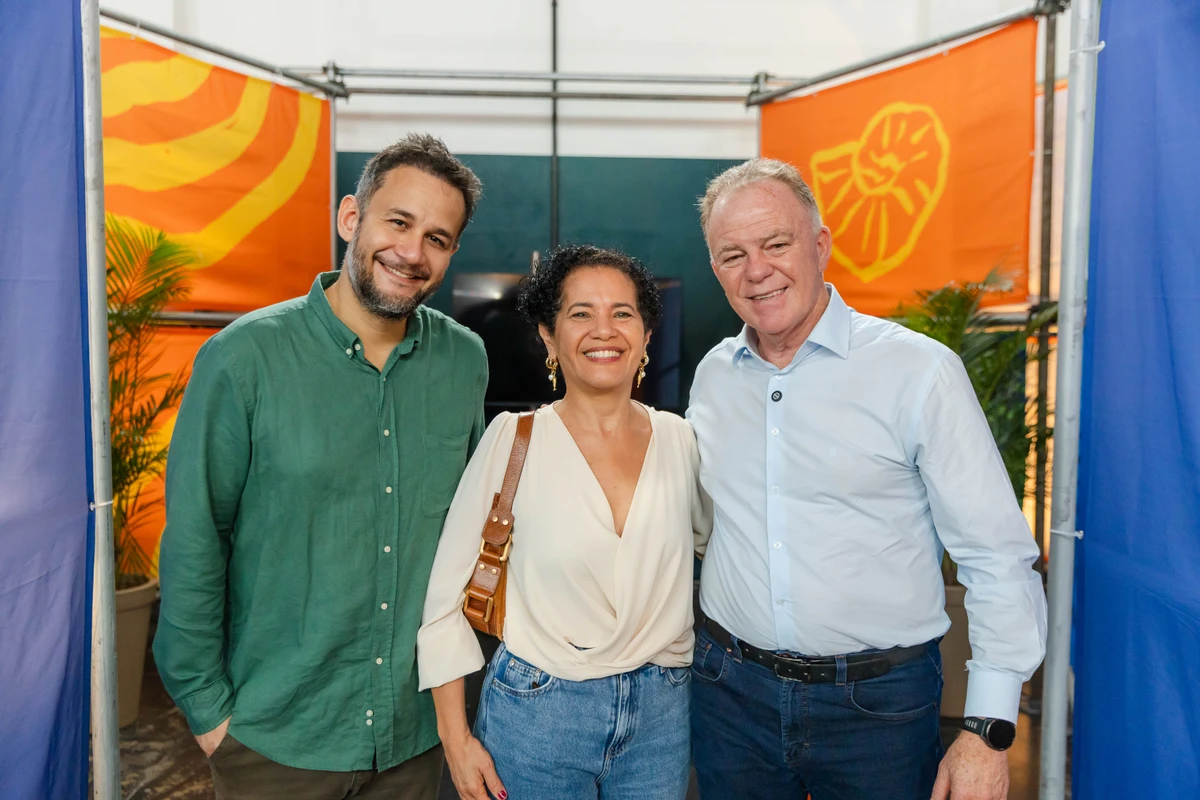 Fabricio Noronha - Angela Gomes e Renato Casagrande