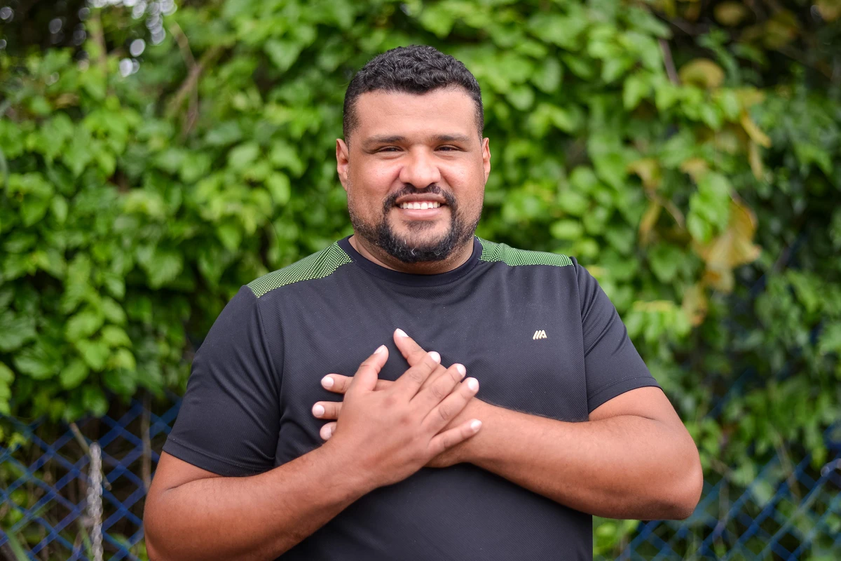 Filipe Jadyvsky, teve câncer de mama, fez quimioterapia e está curada há alguns meses