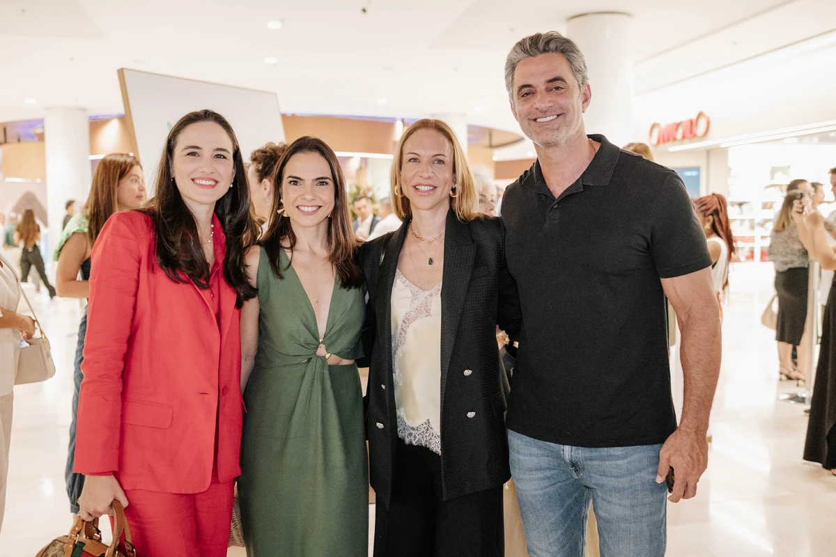 Junia Perenzin, Flavia Brotto e Rachel Máximo e Leon Sayegh 