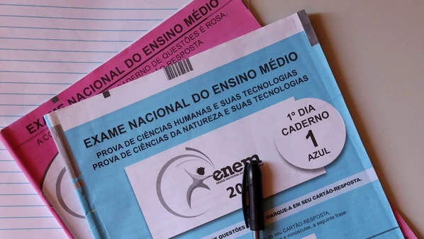 Suspensa em 2017, retomada da medida permite que jovens e adultos concluam os estudos com base no desempenho no exame