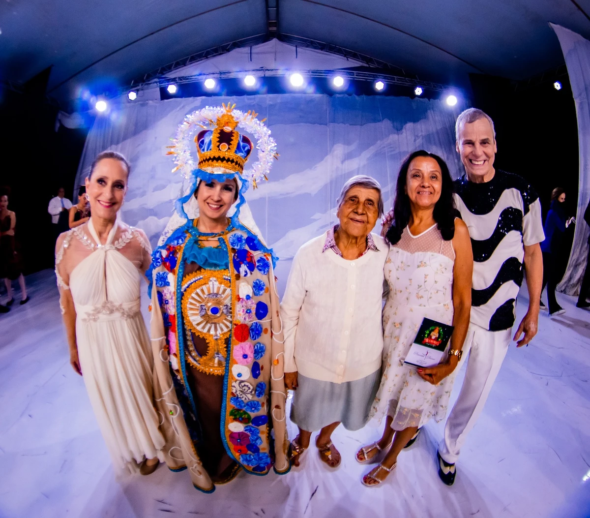 Ana Botafogo, Liviane Pimenta representando Nossa Senhora da Penha, Dona Natalindina e Tia Penha (in memorian), fundadoras do Instituto Corpo e Mente, e Carlinhos de Jesus.