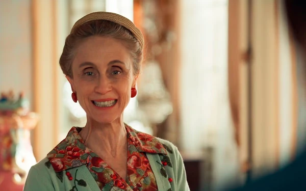Betty Gofman como Medéia, em 'Êta Mundo Melhor!'