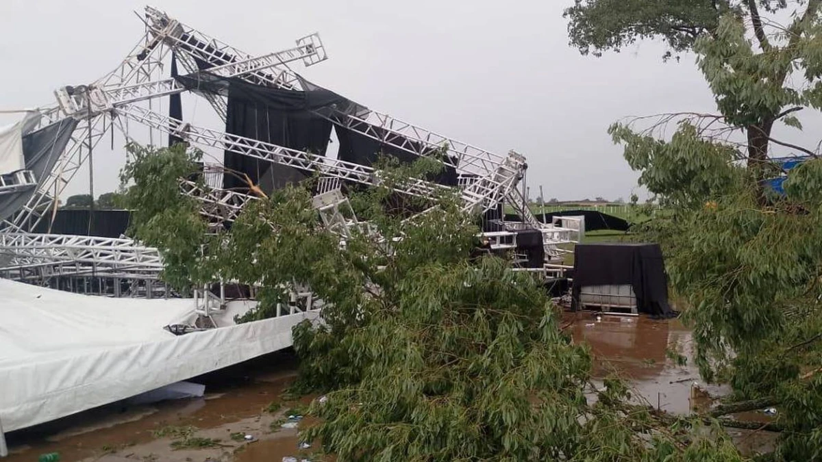 Estrutura desabou após temporal em Regente Feijó, interior de São Paulo