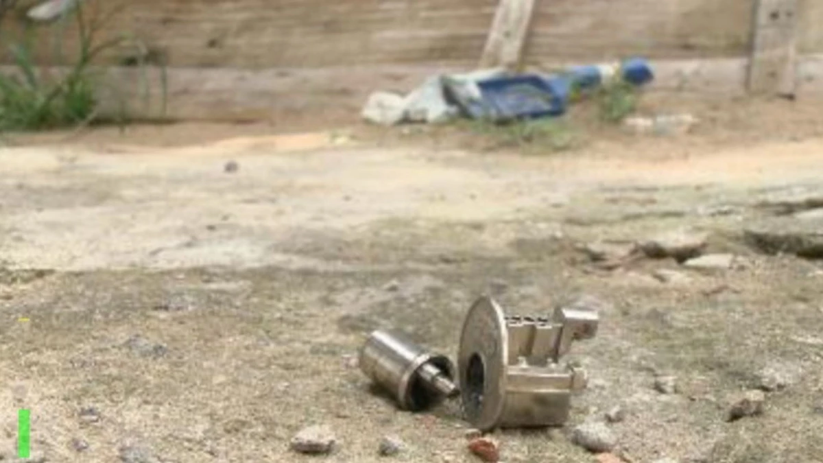 Fechadura do portão da casa de casal assassinado quebrada