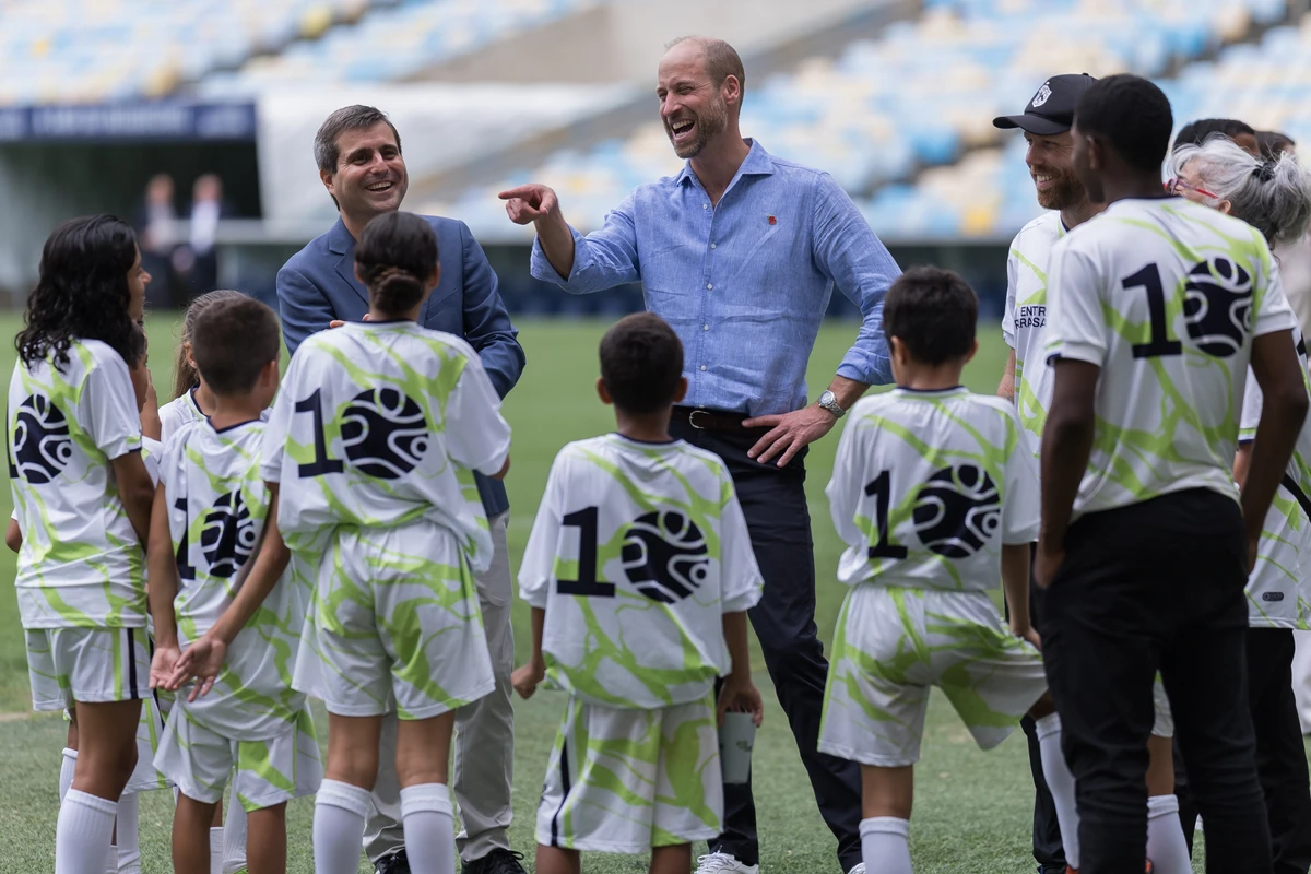  O príncipe William, herdeiro da coroa britânica, visita o estádio do Maracanã, na zona norte do Rio de Janeiro, durante viagem ao Brasil para participar do Prêmio Earthshot