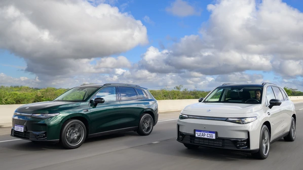 Os dois SUVs estreiam como os primeiros modelos da marca chinesa que chega ao Brasil por meio da Stellantis; primeiras unidades do B10 chegam em janeiro