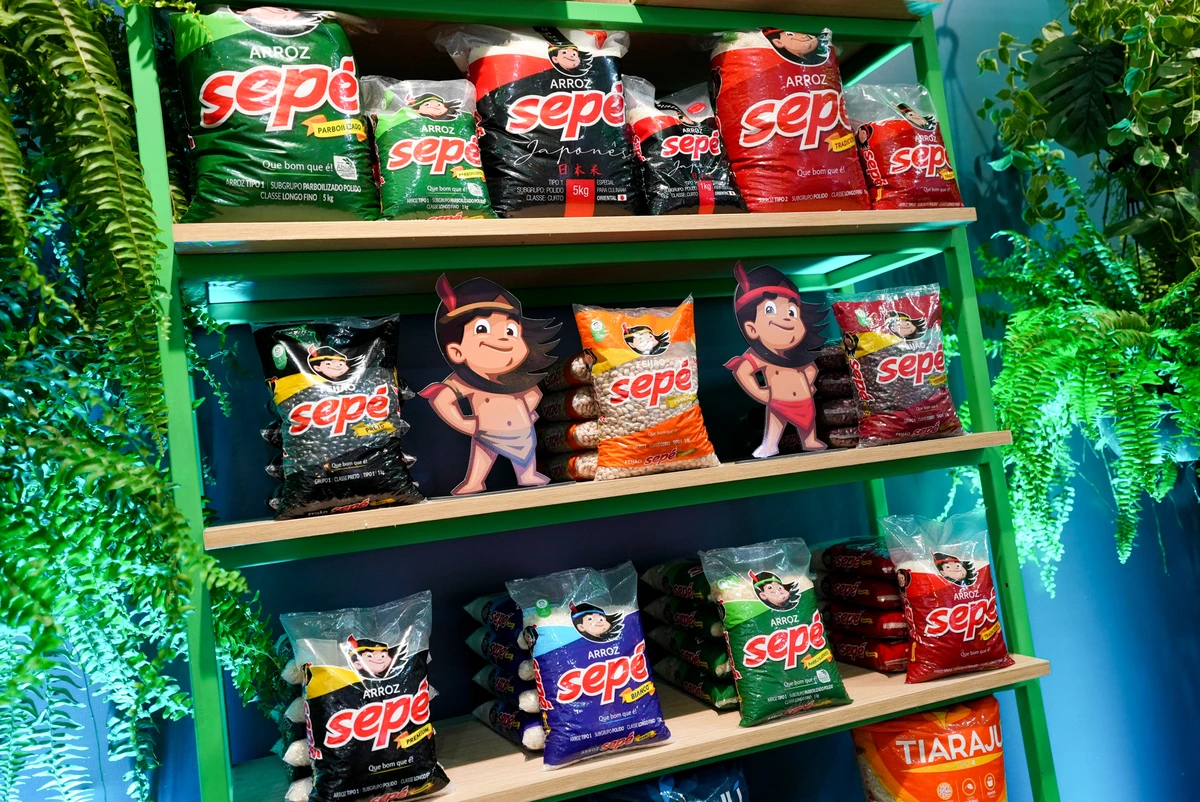 Prateleira com produtos da Sepé