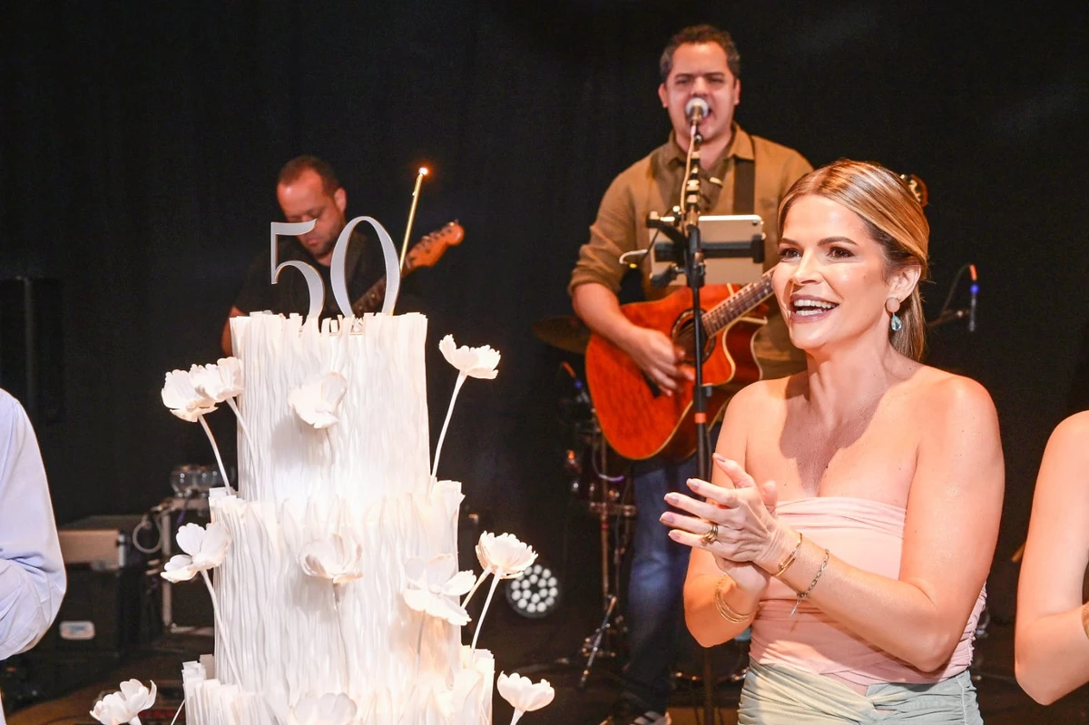 Aniversário de 50 anos de Geanne Serpa ao som de Rodrigo de Paula e banda