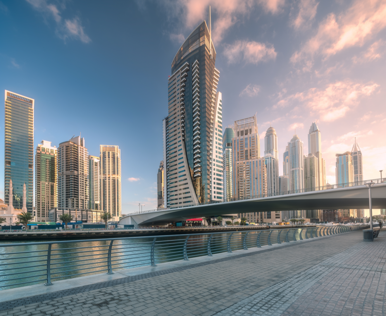 Saiba o que é necessário para fazer uma visita tranquila e civilizada em Dubai. Crédito: Canva